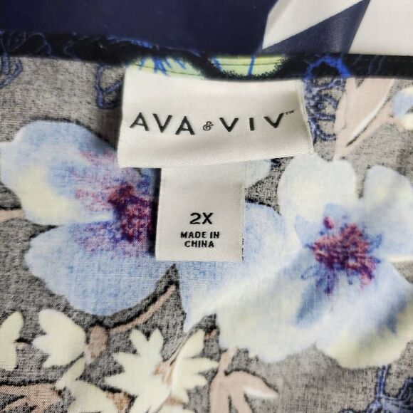 Ava & Viv Women’s Floral V-Neck Blouse Size 2X - Picture 4 of 6